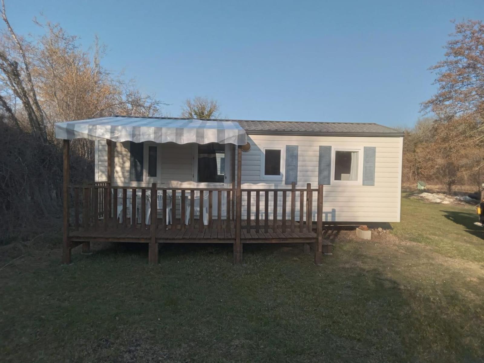 Mobile Home Sleeps 4 Monsec Екстер'єр фото